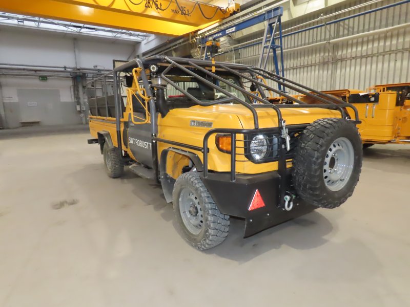 SWT ROBUST T10 Yer Altı Personel Taşıyıcı