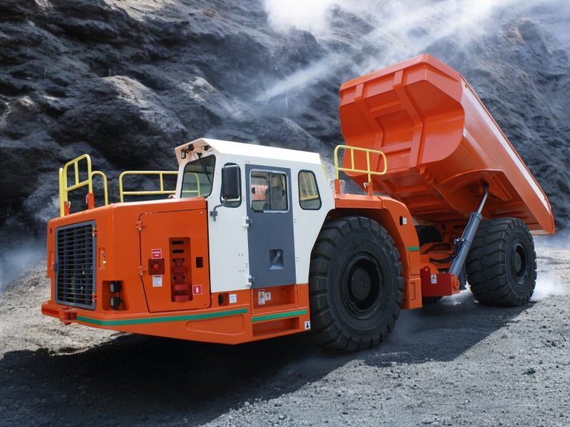 Yer Altı Yükleyici ve Yer Altı Kamyonu: Madencilikte Güç ve Verimliliğin Simgesi